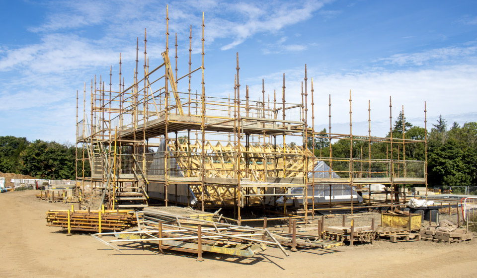 Avant-homes-edmonston-village-edinburgh-kwikstage-scaffolding-new-build-homes-Img-timber-frame-kit-construction