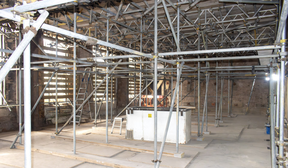 Liverpool-Hope-University-Creative-Campus-2-Islington-scaffold-contract-scaffolding-service-Images-transoms-bracing-tube-fitting-birdcage