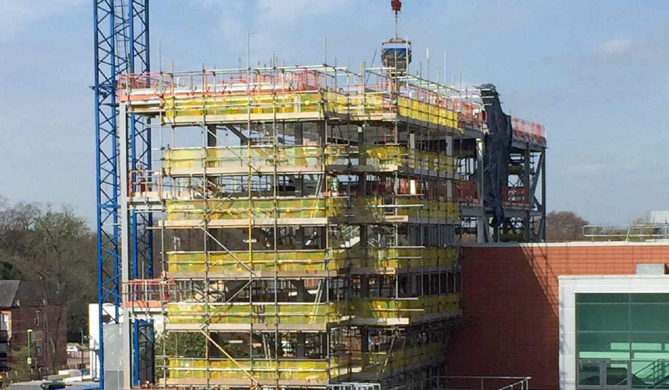 christies-hospital-manchester-Proton-Beam-Therapy-Unit-scaffolding-access christies hospital manchester Proton Beam Therapy Unit scaffolding access mast climber