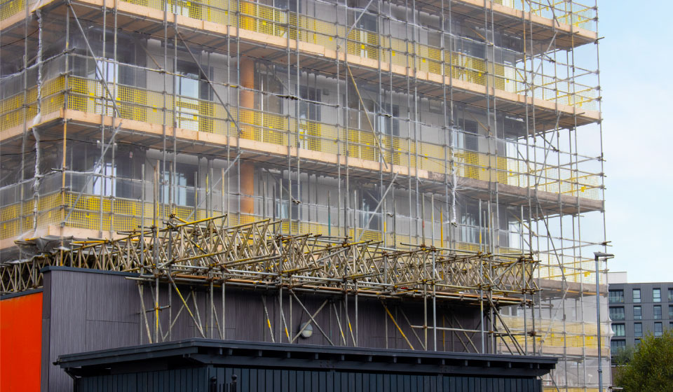 img-Tribe-Apartments-manchester-city-centre-urban-living-scaffold-hire-HAKI-stair-tower-cladding